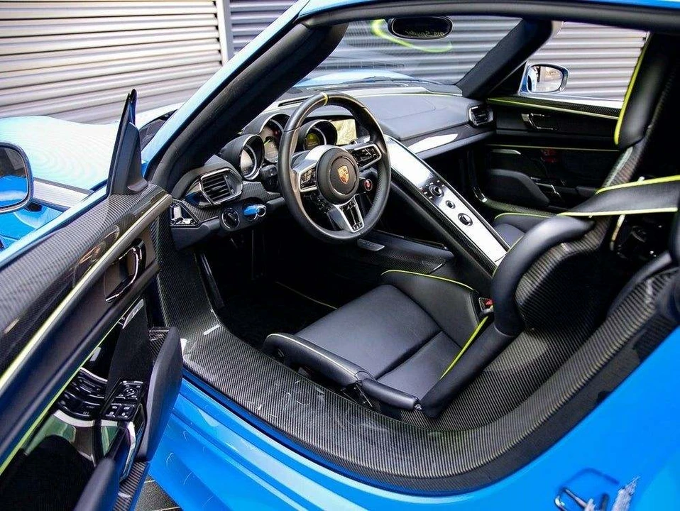 2015 Porsche 918 Spyder - Image 6 of 11