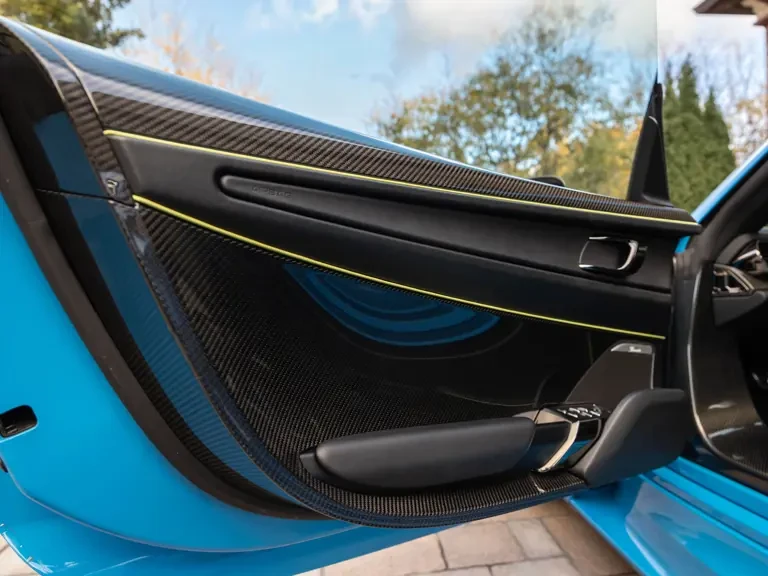 2015 Porsche 918 Spyder - Image 11 of 31