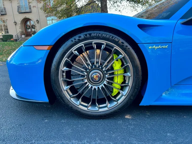 2015 Porsche 918 Spyder - Image 28 of 31