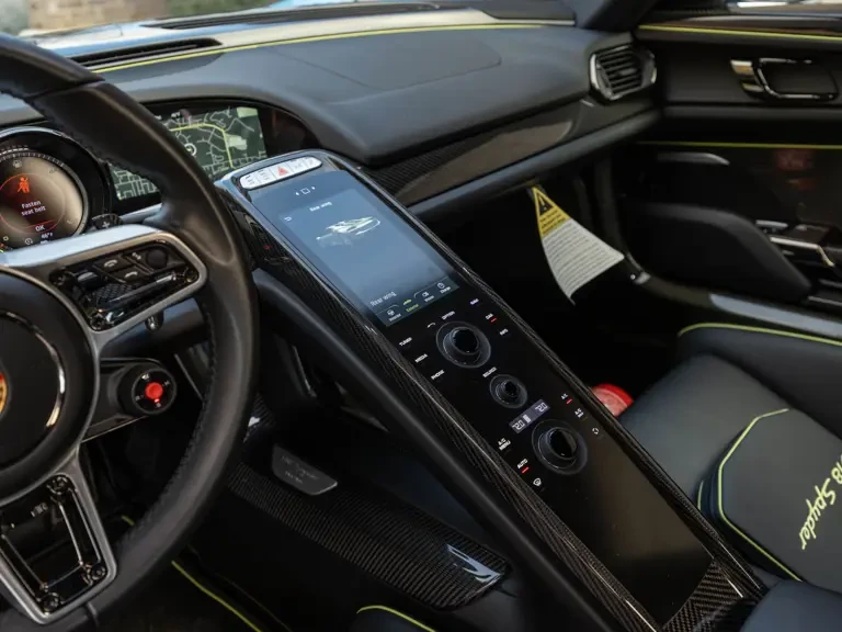2015 Porsche 918 Spyder - Image 14 of 31