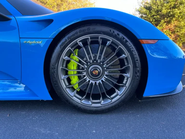 2015 Porsche 918 Spyder - Image 26 of 31