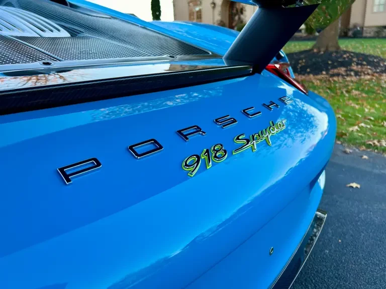 2015 Porsche 918 Spyder - Image 24 of 31