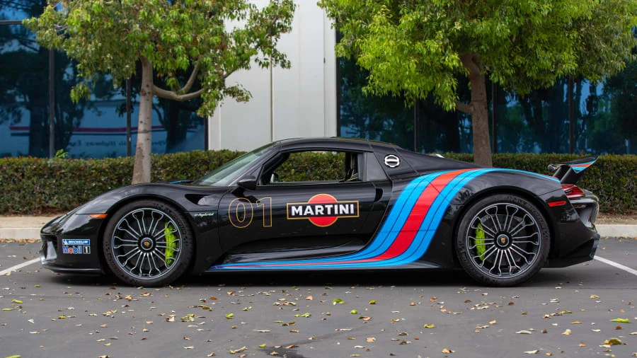 2015 Porsche 918 Spyder - Image 2 of 20