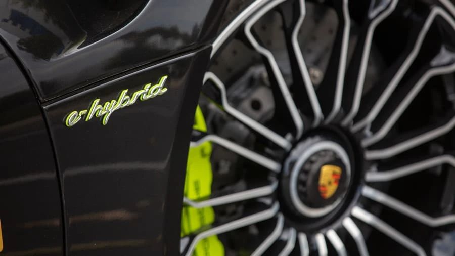 2015 Porsche 918 Spyder - Image 9 of 20