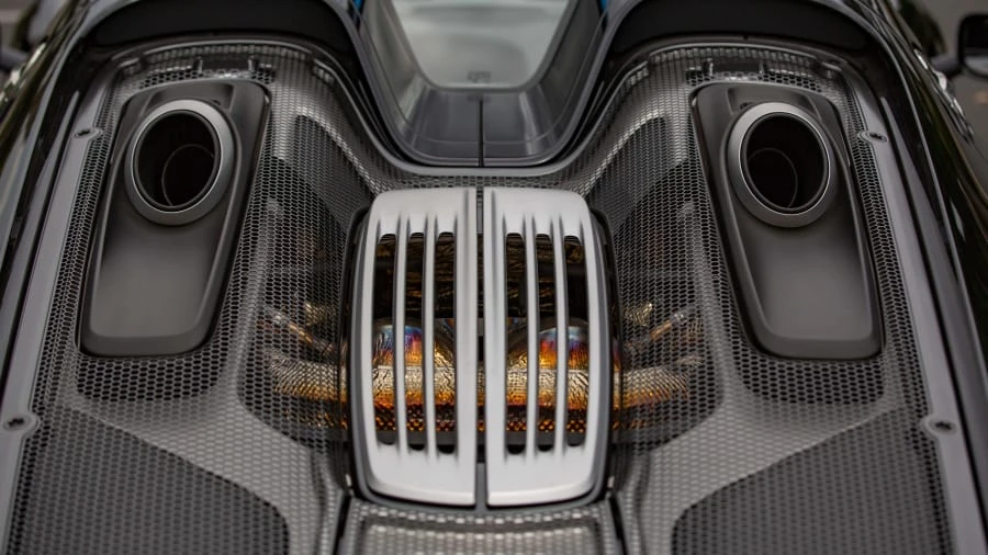 2015 Porsche 918 Spyder - Image 10 of 20