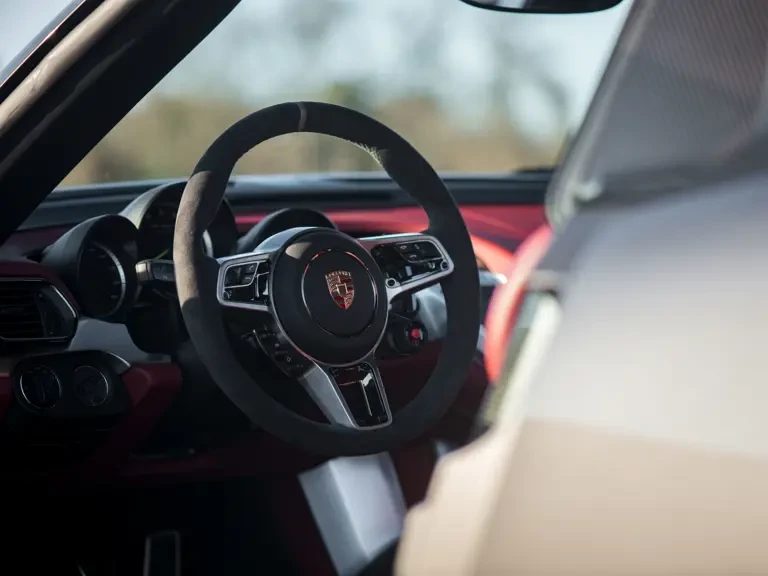 2015 Porsche 918 Spyder - Image 26 of 31