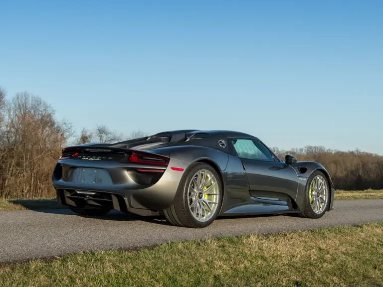 2015 Porsche 918 Spyder - Image 11 of 31