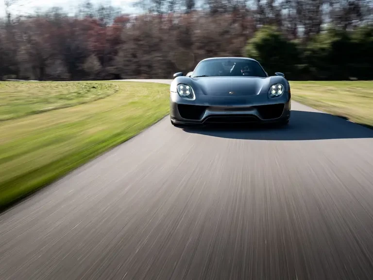 2015 Porsche 918 Spyder - Image 12 of 31