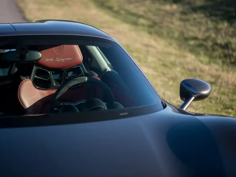 2015 Porsche 918 Spyder - Image 23 of 31