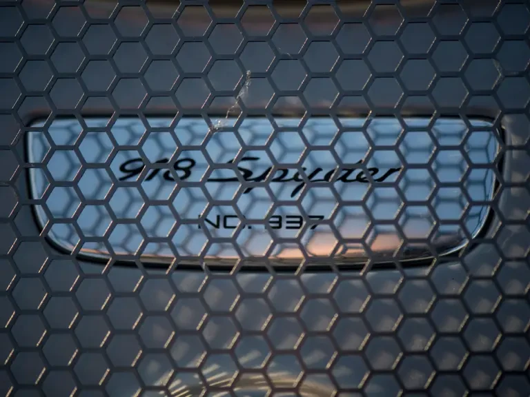 2015 Porsche 918 Spyder - Image 29 of 31