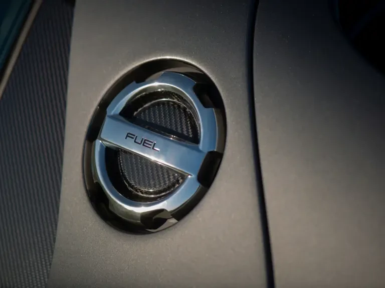 2015 Porsche 918 Spyder - Image 27 of 31