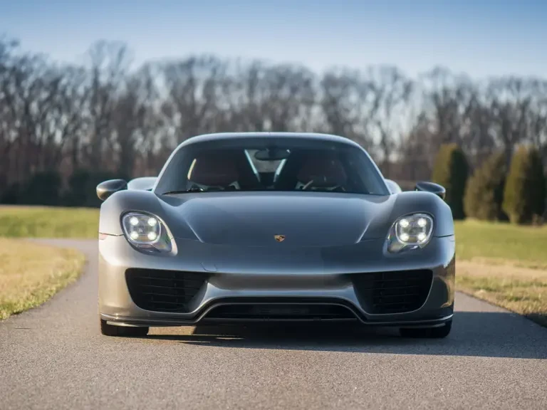 2015 Porsche 918 Spyder - Image 8 of 31