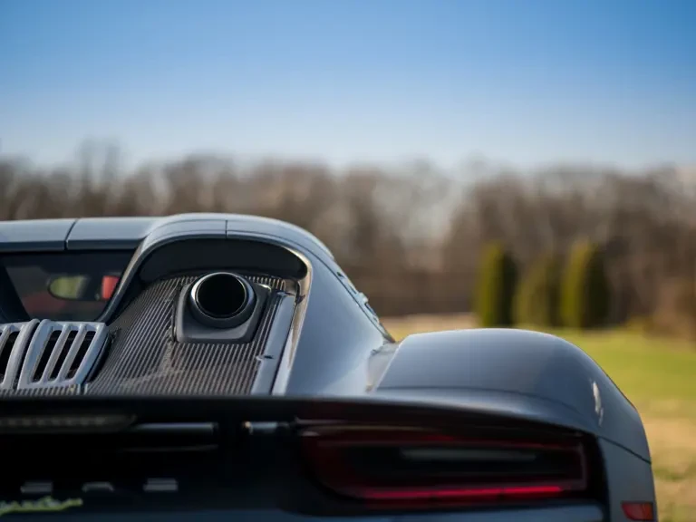 2015 Porsche 918 Spyder - Image 19 of 31