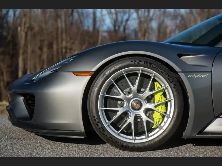 2015 Porsche 918 Spyder - Image 20 of 31