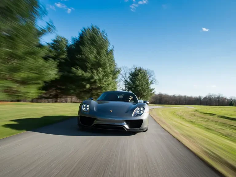 2015 Porsche 918 Spyder - Image 14 of 31