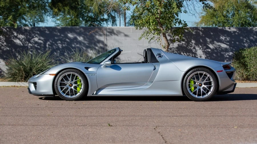 2015 Porsche 918 Spyder - Image 2 of 20