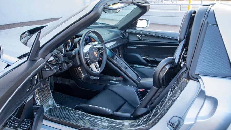 2015 Porsche 918 Spyder - Image 4 of 20