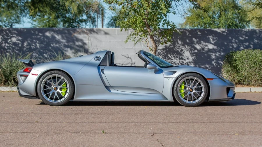 2015 Porsche 918 Spyder - Image 8 of 20