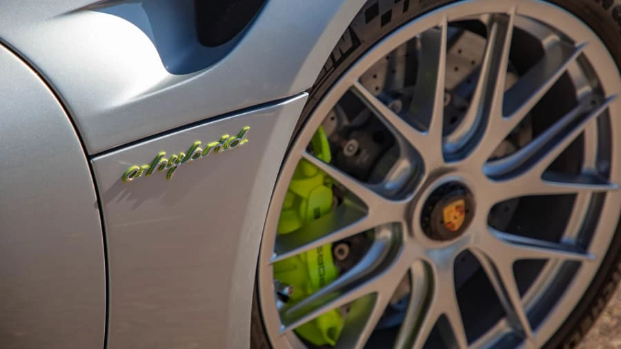2015 Porsche 918 Spyder - Image 10 of 20