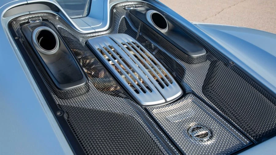 2015 Porsche 918 Spyder - Image 11 of 20