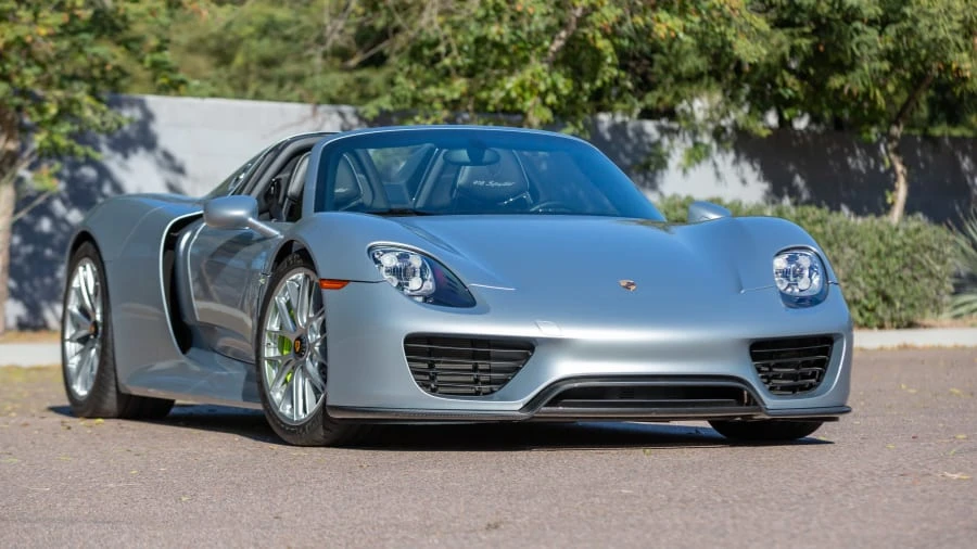 2015 Porsche 918 Spyder - Image 12 of 20