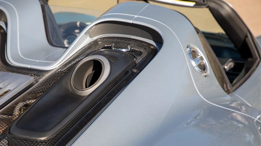 2015 Porsche 918 Spyder - Image 18 of 20
