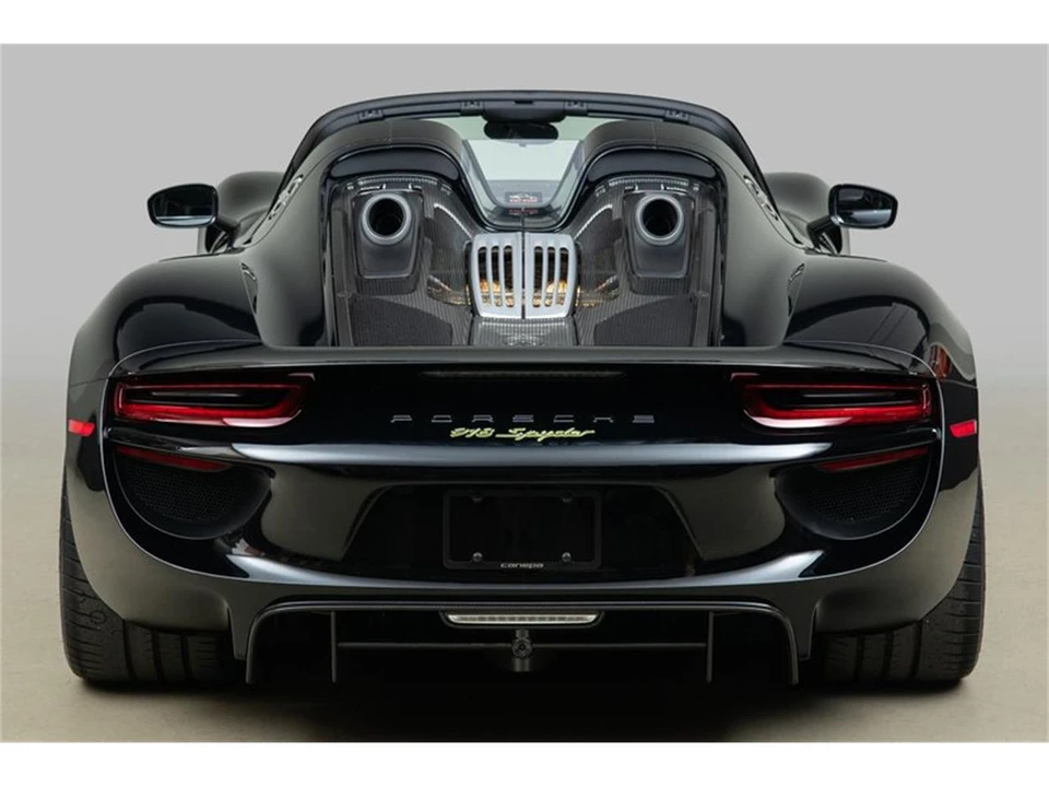 2015 Porsche 918 Spyder - Image 21 of 31