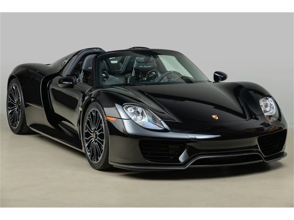 2015 Porsche 918 Spyder - Image 26 of 31
