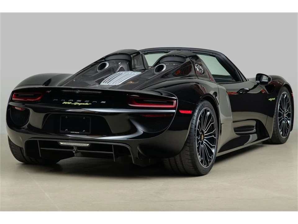 2015 Porsche 918 Spyder - Image 22 of 31