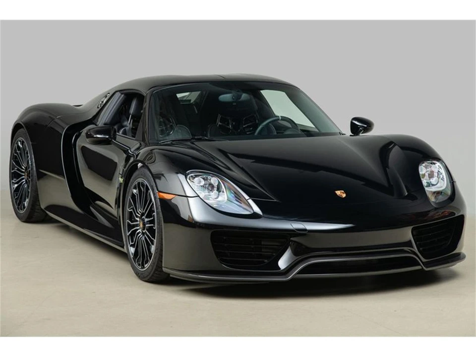 2015 Porsche 918 Spyder - Image 12 of 31
