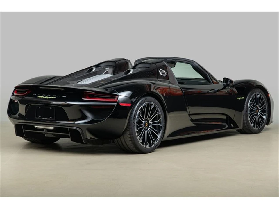 2015 Porsche 918 Spyder - Image 23 of 31