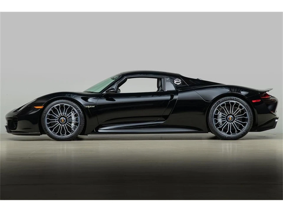 2015 Porsche 918 Spyder - Image 3 of 31