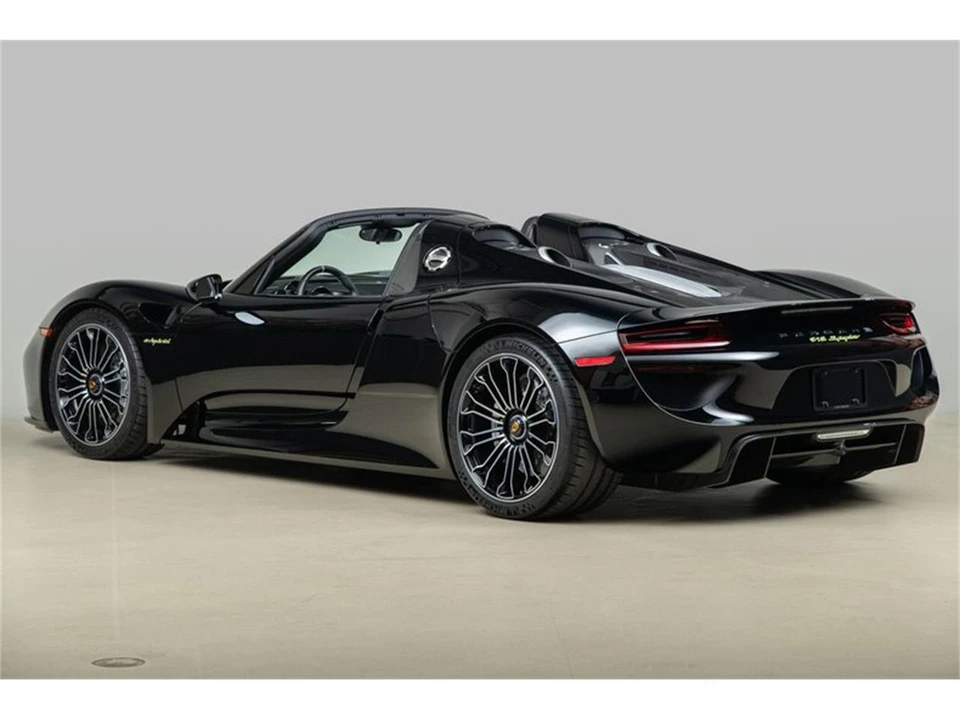 2015 Porsche 918 Spyder - Image 18 of 31