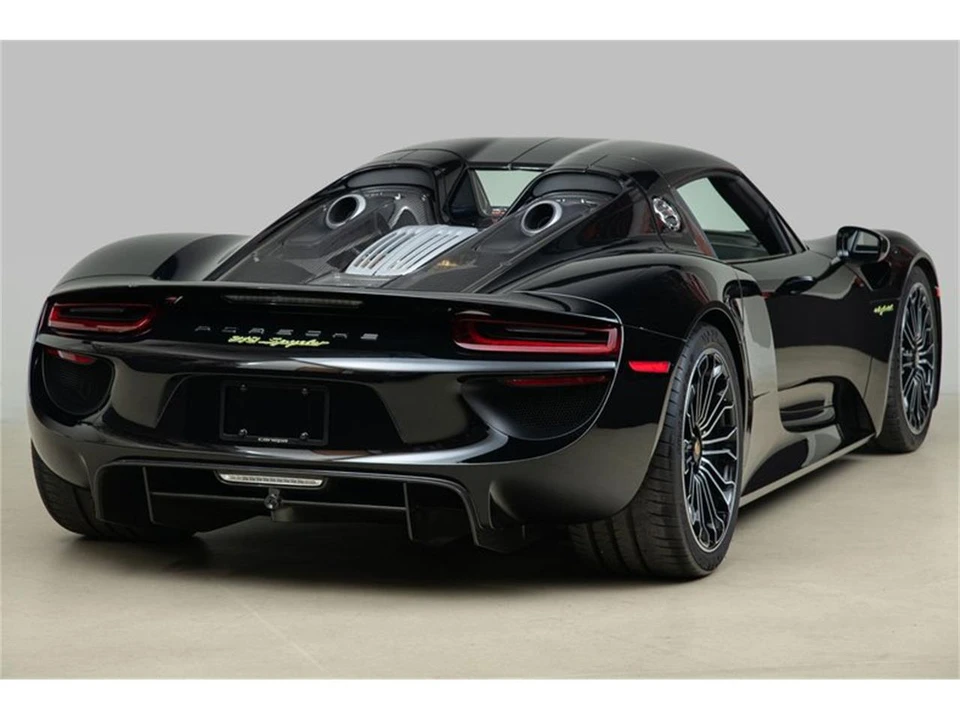 2015 Porsche 918 Spyder - Image 8 of 31