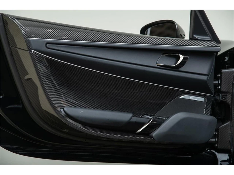 2015 Porsche 918 Spyder - Image 29 of 31