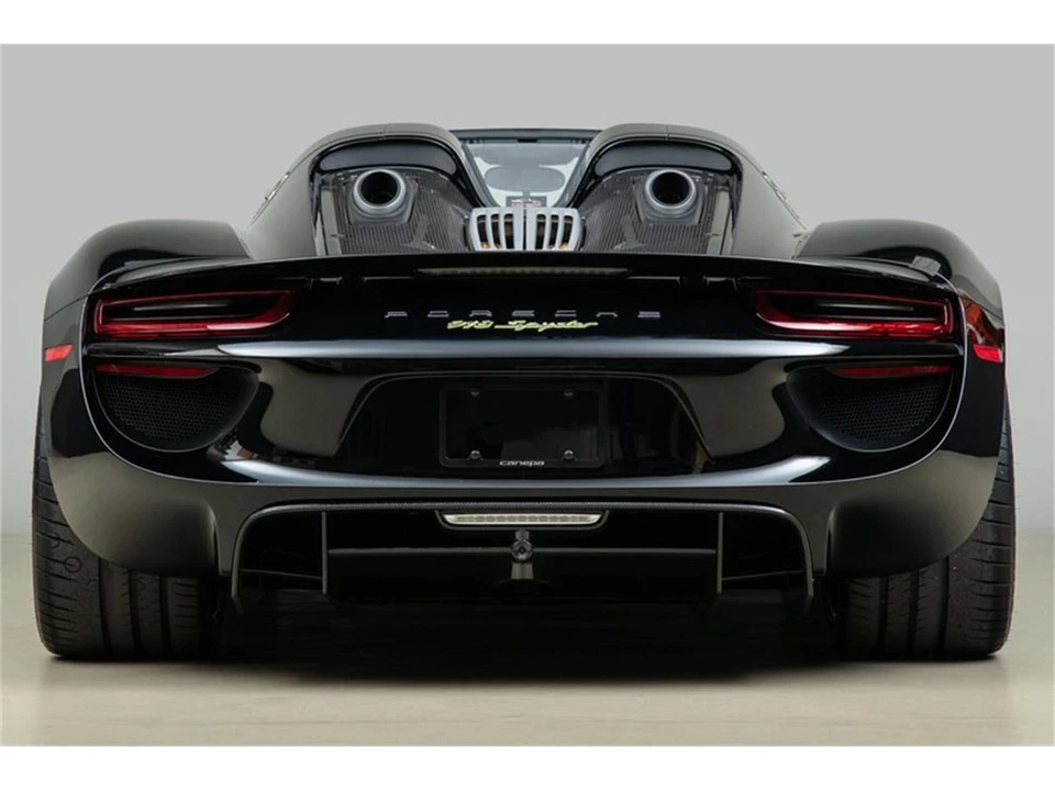 2015 Porsche 918 Spyder - Image 20 of 31