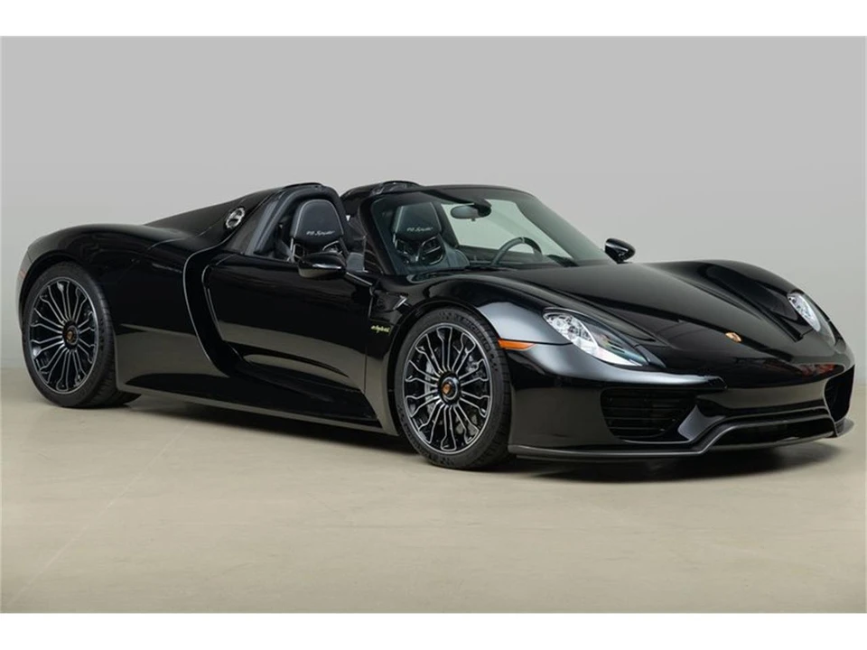 2015 Porsche 918 Spyder - Image 25 of 31