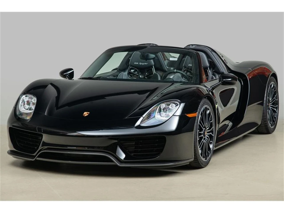 2015 Porsche 918 Spyder - Image 15 of 31