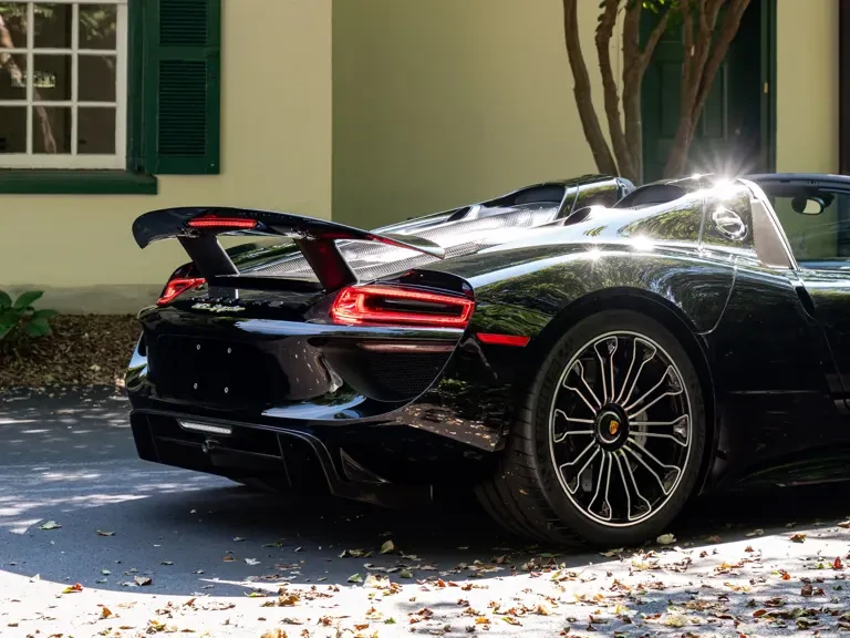 2015 Porsche 918 Spyder - Image 29 of 31