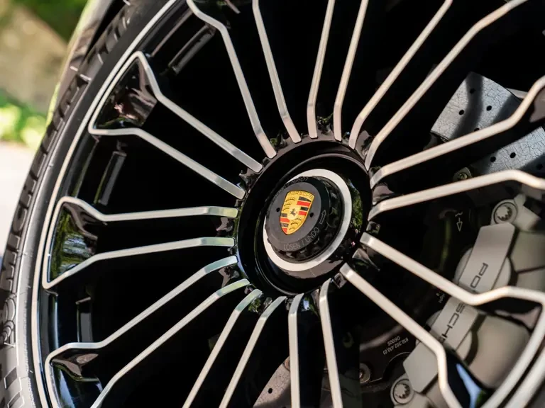 2015 Porsche 918 Spyder - Image 18 of 31