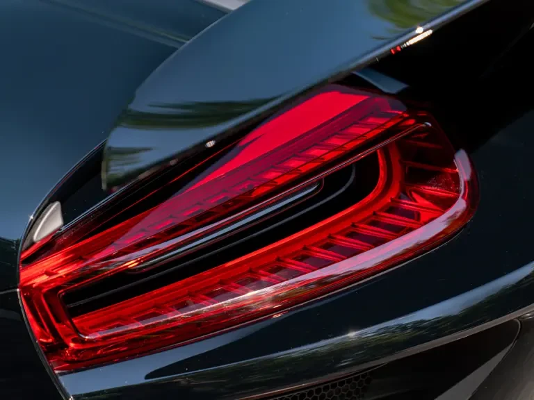 2015 Porsche 918 Spyder - Image 27 of 31