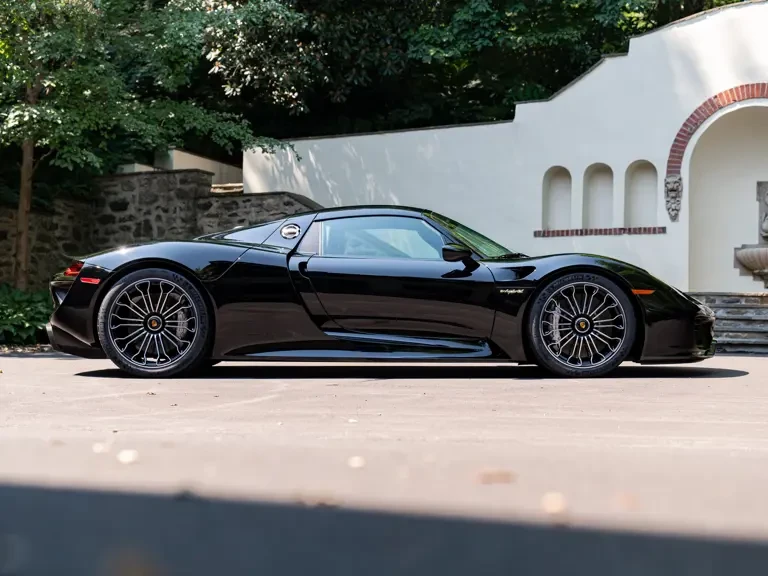 2015 Porsche 918 Spyder - Image 6 of 31