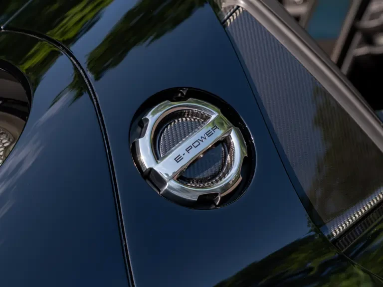 2015 Porsche 918 Spyder - Image 25 of 31