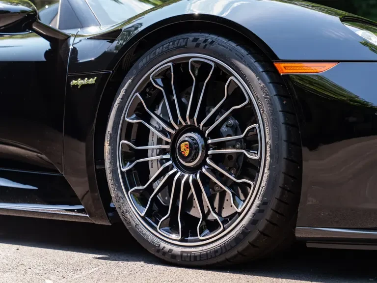 2015 Porsche 918 Spyder - Image 20 of 31