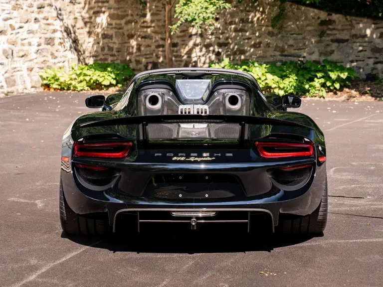2015 Porsche 918 Spyder - Image 10 of 31