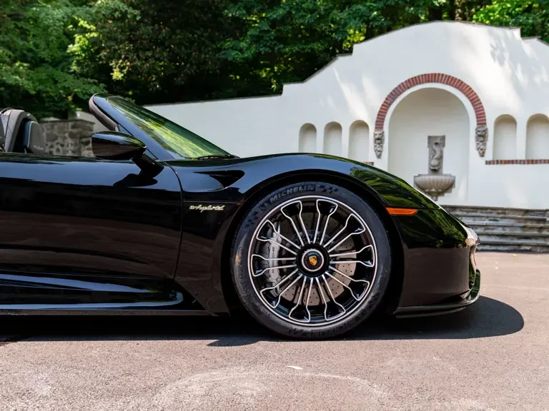 2015 Porsche 918 Spyder - Image 23 of 31