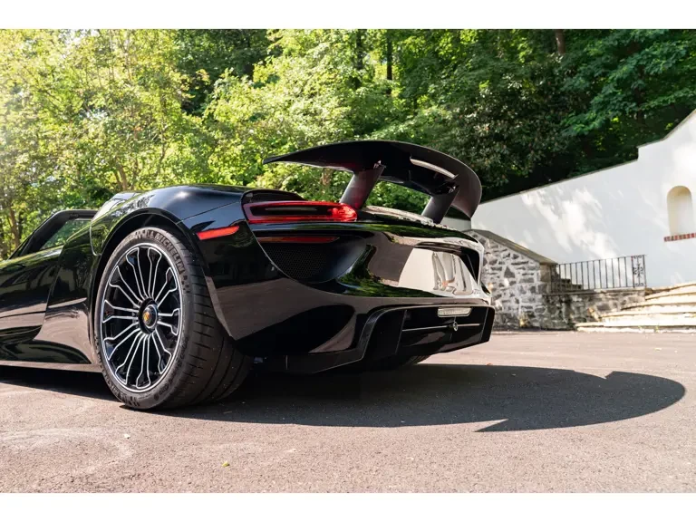 2015 Porsche 918 Spyder - Image 30 of 31