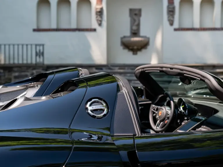 2015 Porsche 918 Spyder - Image 24 of 31
