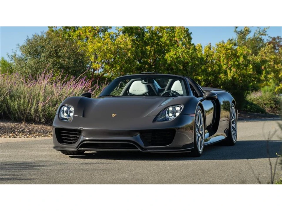 2015 Porsche 918 Spyder - Image 2 of 31