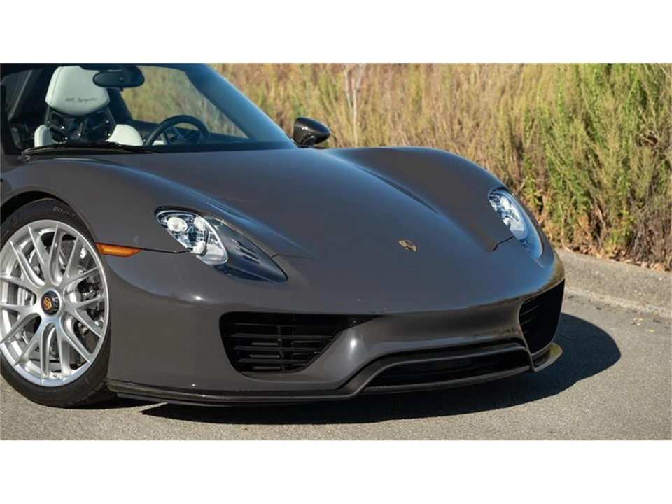 2015 Porsche 918 Spyder - Image 22 of 31